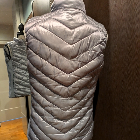 Puffer Vest - Picture 4 of 5